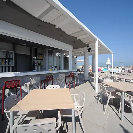 Apart-hotel Astron & 3*