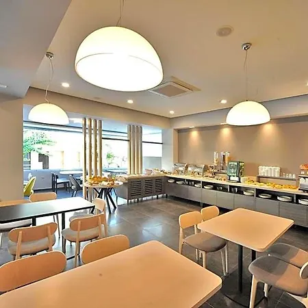 Astron & Apart-hotel 3*